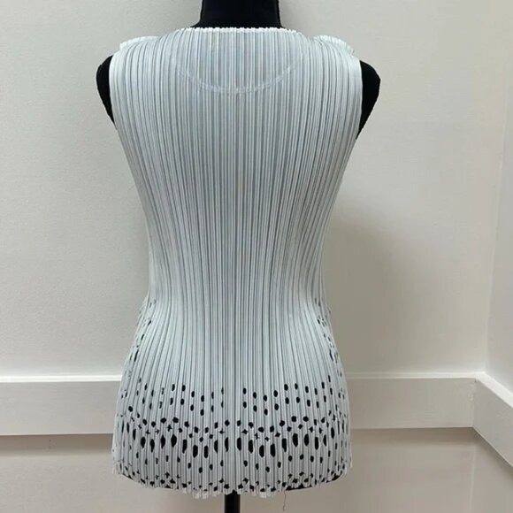 Powder blue set - Picture 3 of 5